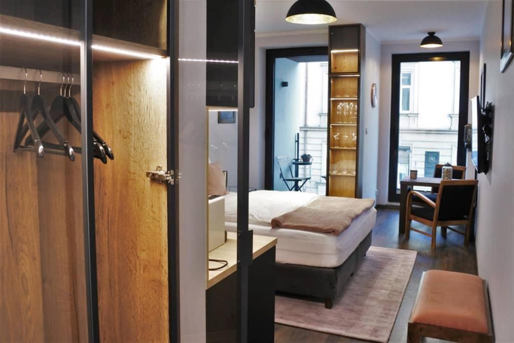 Boutique 109 - Old City, Luxury Apt. With A Garage 克拉科夫 外观 照片